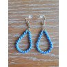 Gouttelettes en macramé bleu ciel