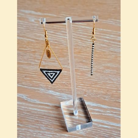 Boucle d'oreilles Bermude and co "perles d'Asie tissées" Black and White