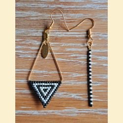 Boucle d'oreilles Bermude and co "perles d'Asie tissées" Black and White