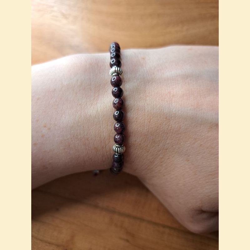 Bracelet "minéral fin" grenat Bracelet "minéral fin" grenat