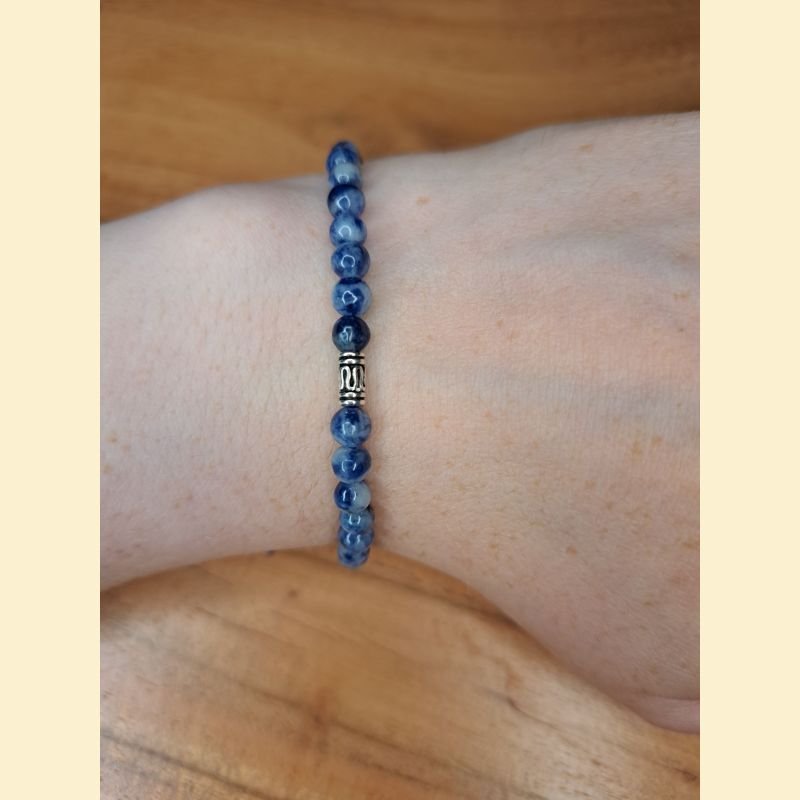 Bracelet "minéral fin" en sodalite Bracelet "minéral fin" en sodalite