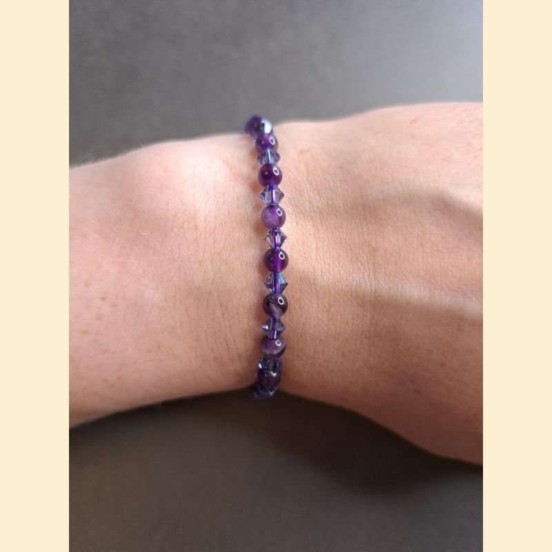 Bracelet "minéral et cristal" améthyste Bracelet "minéral et cristal" améthyste