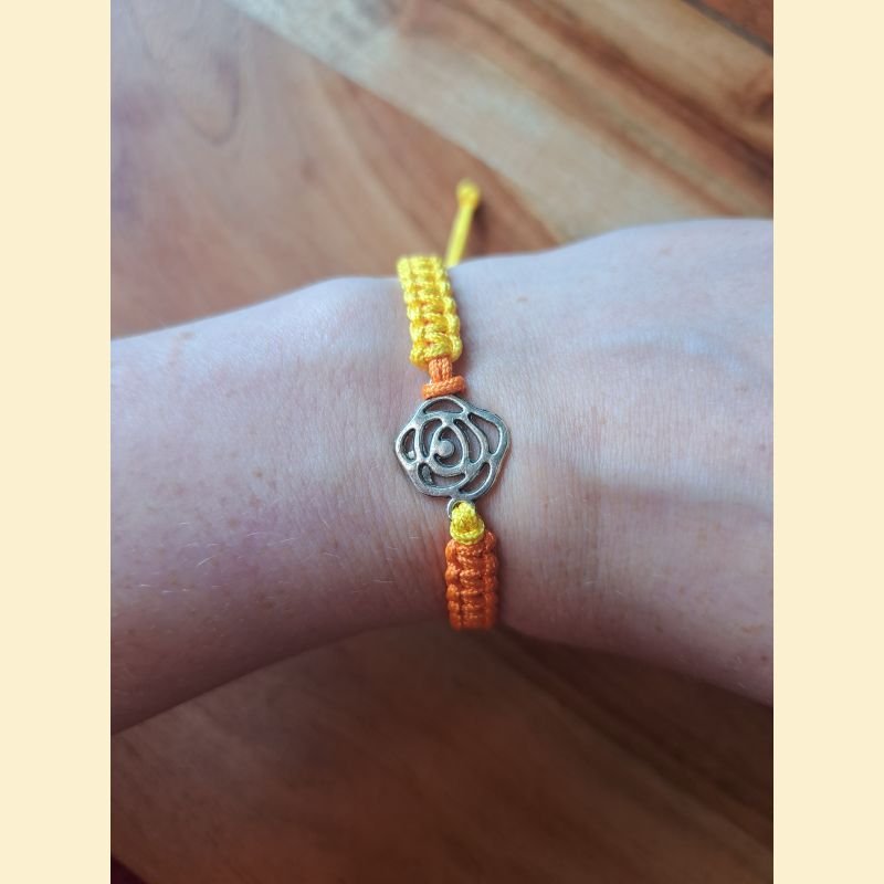 Bracelet macramé jaune et orange Bracelet macramé jaune et orange