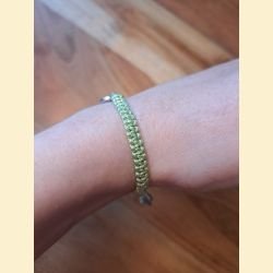 Bracelet macramé vert métallisé