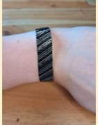 Bracelet manchette tissage de perles d'Asie noir