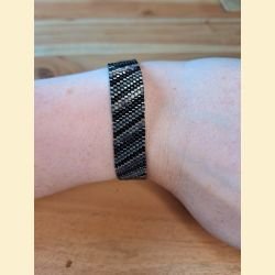 Bracelet manchette tissage de perles d'Asie noir