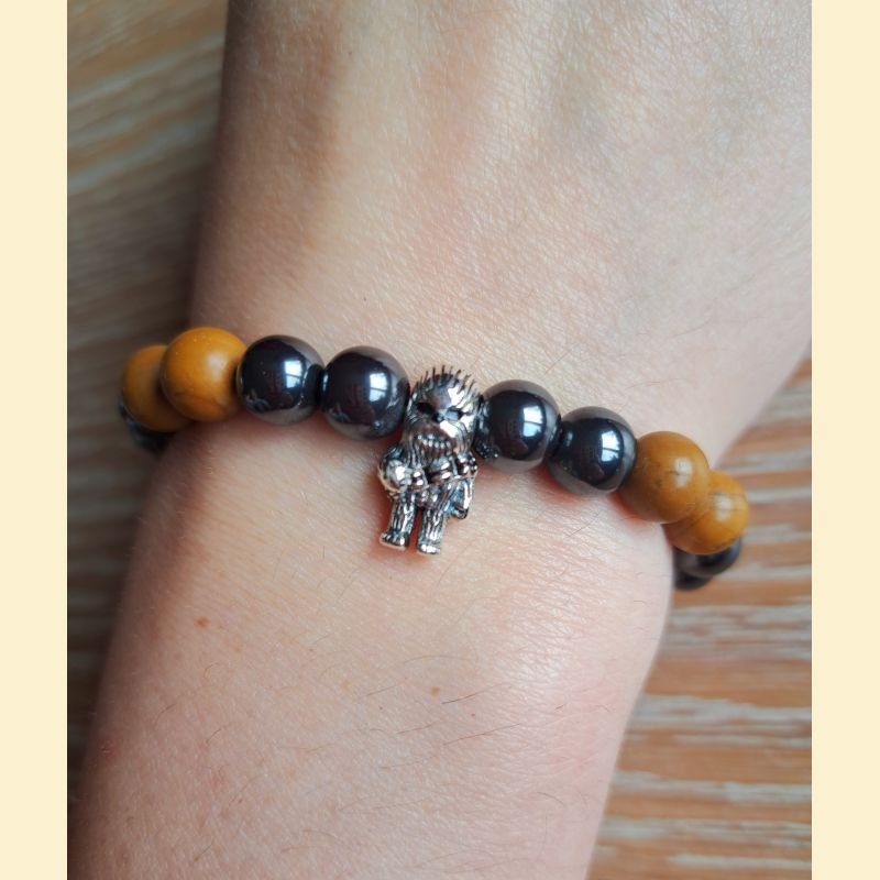 Bracelet Star Wars en hématite et bois fossile Bracelet Star Wars en hématite et bois fossile