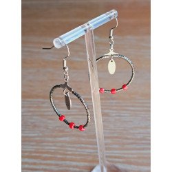 Boucles d'oreilles grises et rouges